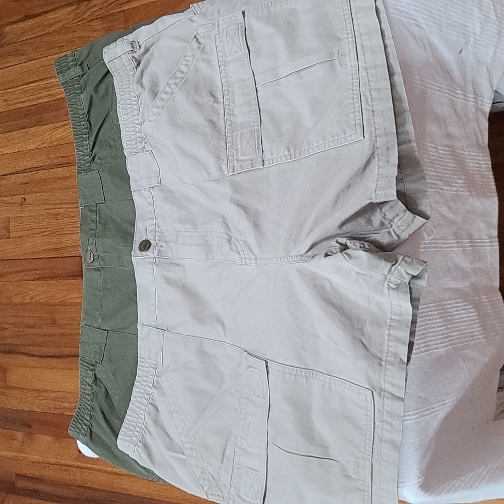 Cabela's Mens Shorts Bundle 2 Khaki Green/Tan Multiple Pockets Elastic Sz 48 EUC